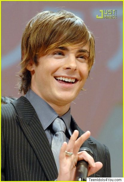 zac_efron_1191621831.jpg